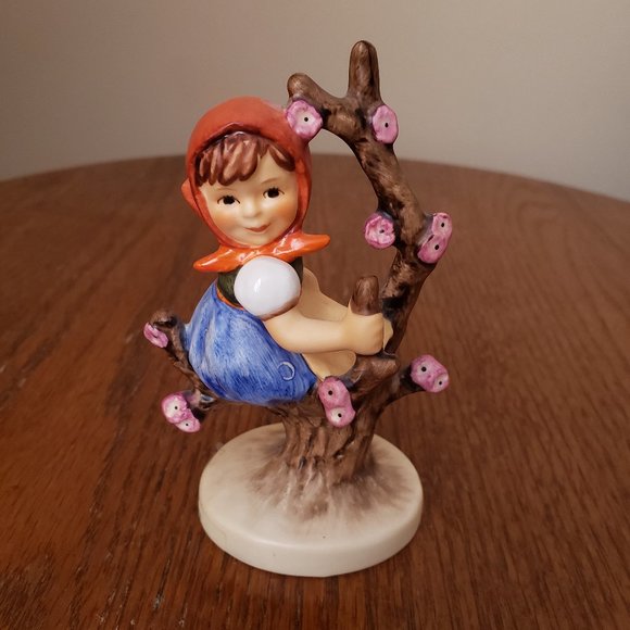 Vintage Goebel Hummel "Apple Tree Girl" 141 3/0 Germany Figurine MINT